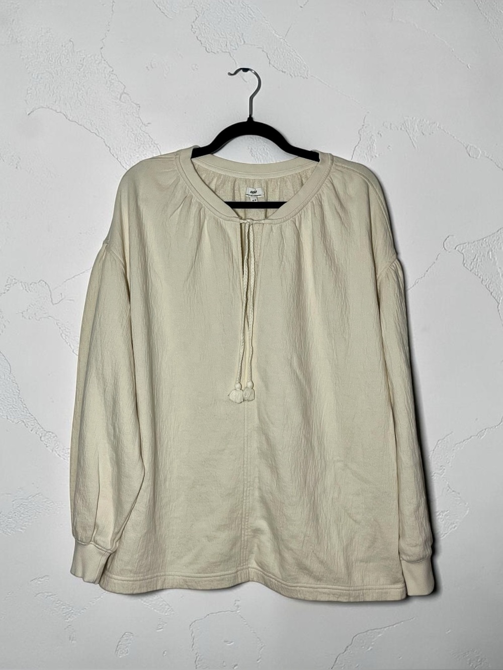 Aerie Sweatshirt Womens Medium Cream Pullover Oversized Gauzy Terry Cloth Tassel